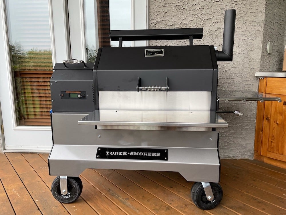 Yoder Smoker S640S Competition Smoker - Beautiful